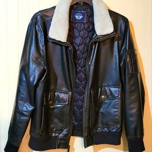 DOCKERS MEN’S DARK BROWN FAUX LEATHER SHERPA COLLAR JACKET SZ MEDIUM RN# 54163